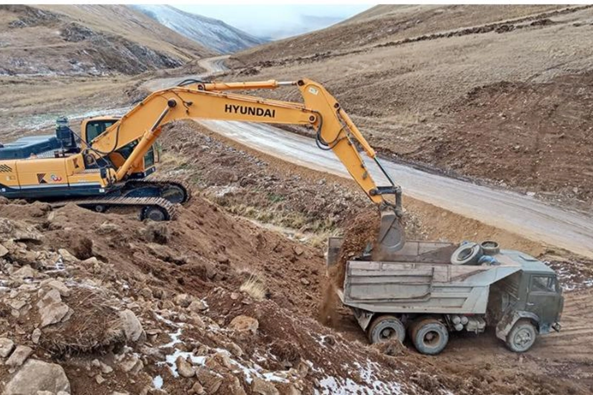 MN: Kəlbəcər və Laçında 580 km-dən çox torpaq örtüklü yollar inşa edilib
