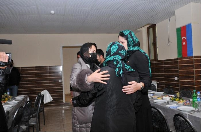 Abşeronda şəhid Fərid Məmmədovun xatirəsinə ucaldılan abidə-bulaq kompleksinin açılışı olub, il mərasimi keçirilib — FOTO