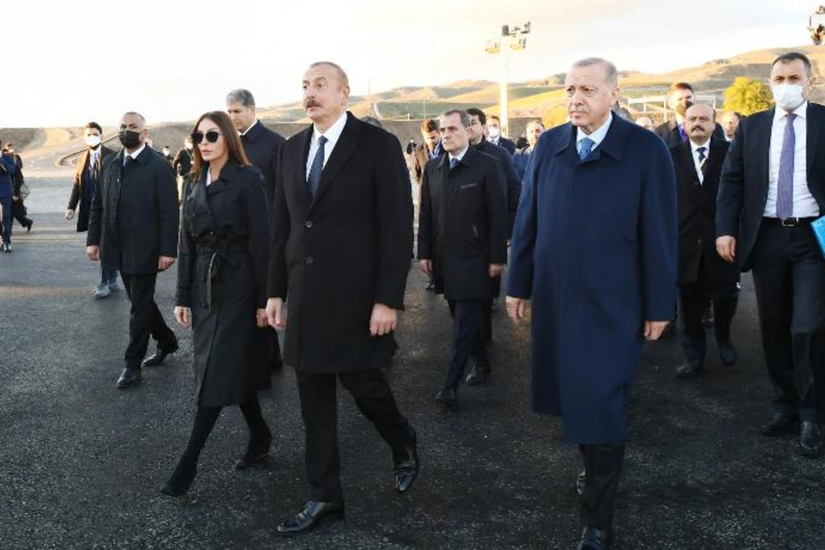 Bir millət, iki dövlət olmağın verdiyi ortaq şüur və ruhla atılan tarixi addımlar
