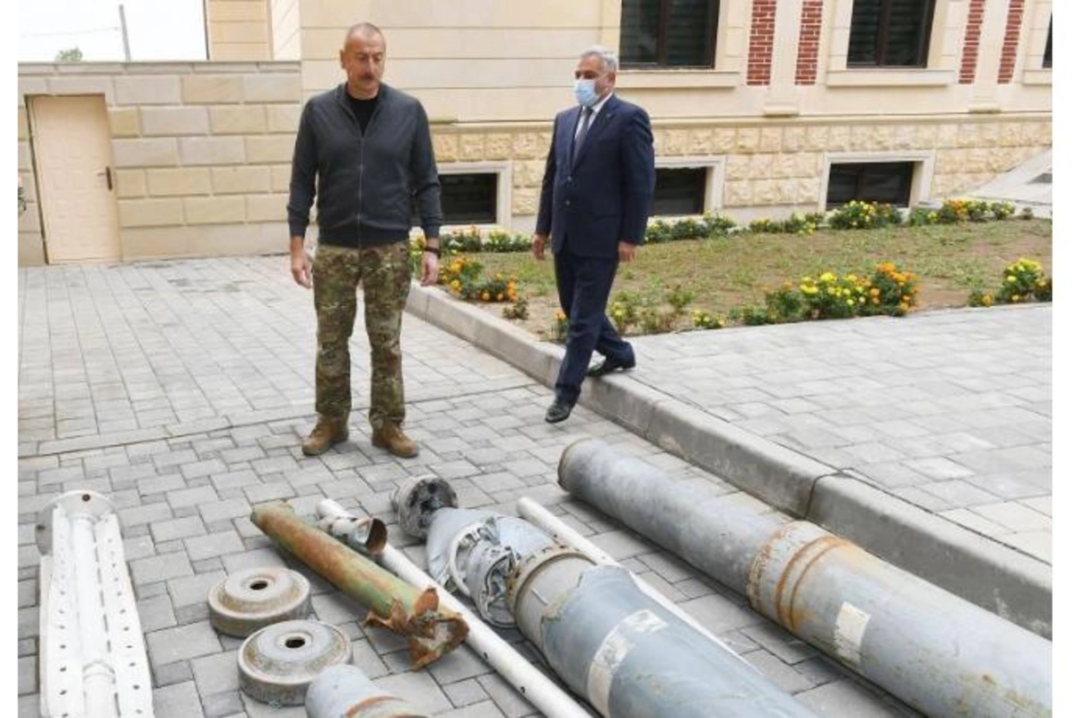 İlham Əliyev Ermənistan tərəfindən Tərtərə atılmış mərmilərə baxıb