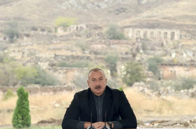 Mollalar unutmasınlar: Cənublu soydaşlarımız Bakıdan edilən bir çağırışa hər an ayağa qalxa bilərlər! — TƏHLİL Mollalar unutmasınlar: Cənublu soydaşlarımız Bakıdan edilən bir çağırışa hər an ayağa qalxa bilərlər! — TƏHLİL