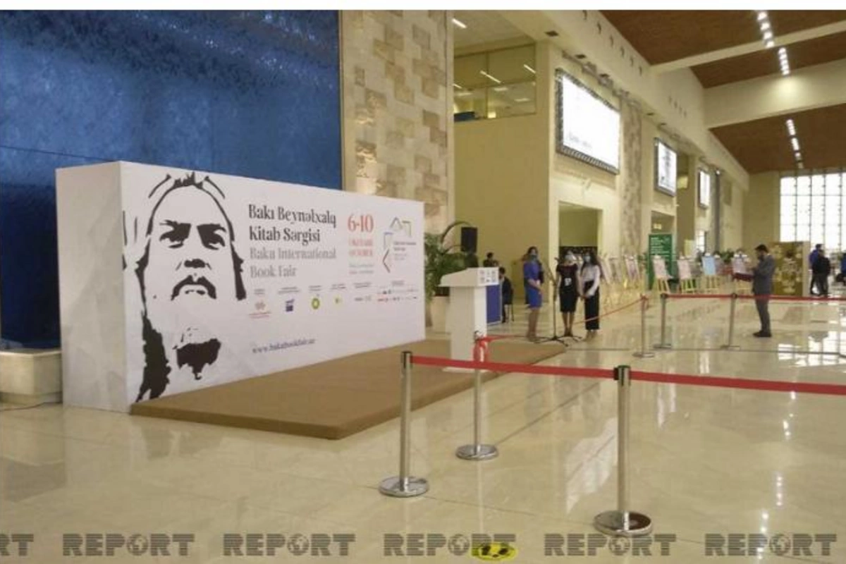 Bakıda beynəlxalq kitab sərgi-yarmarkası keçirilir — FOTOLAR
