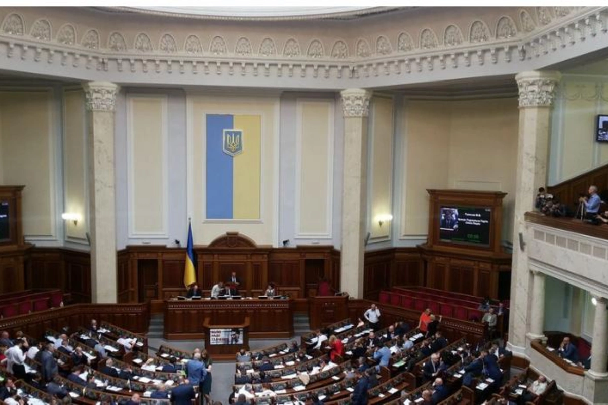 Ukrayna parlamentinə yeni sədr seçildi
