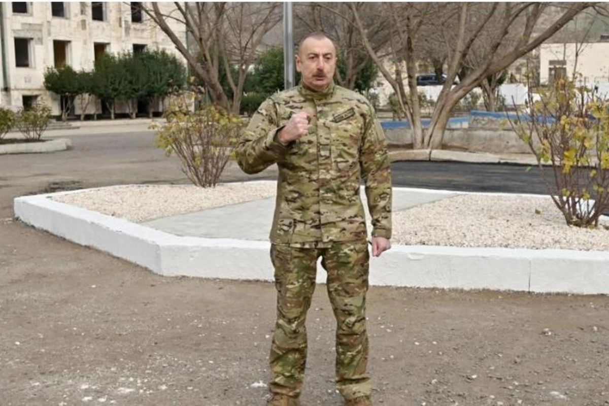 Prezident Hadrutda yeni məscidin təməlini qoydu
