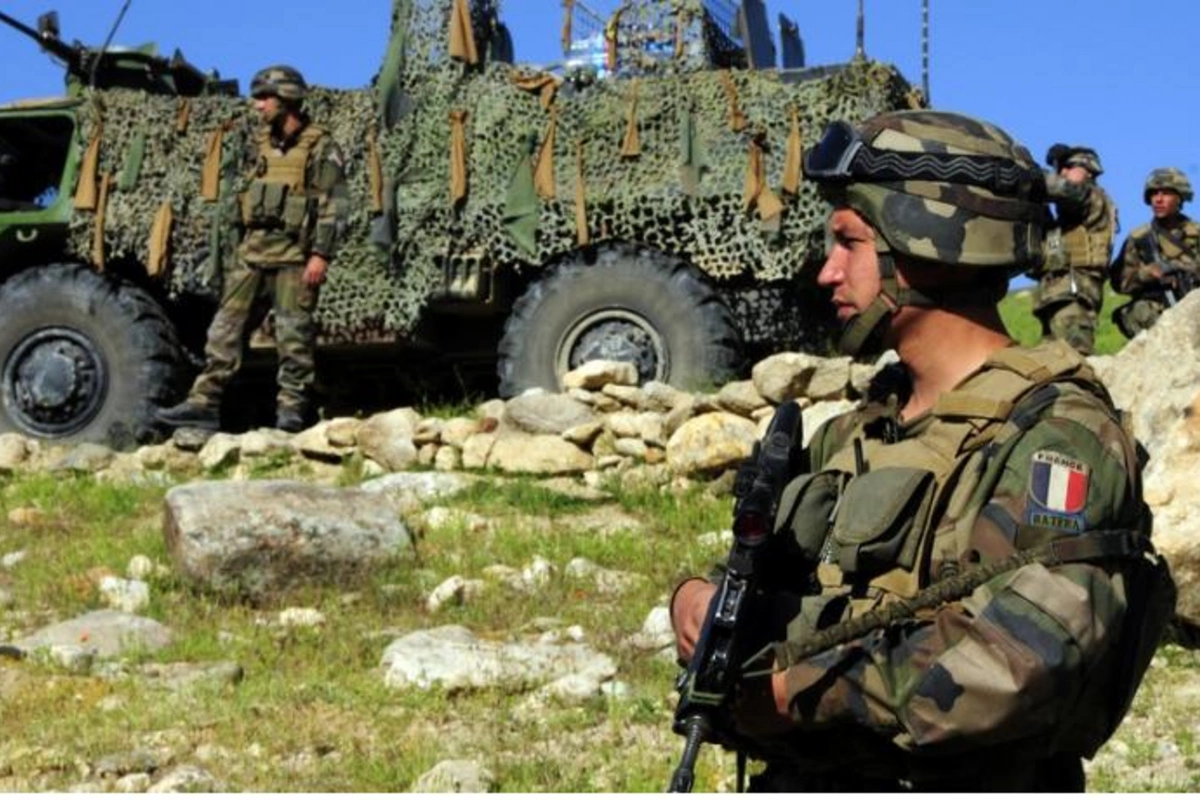 Fransa Malidəki hərbi bazalarını bağlayır