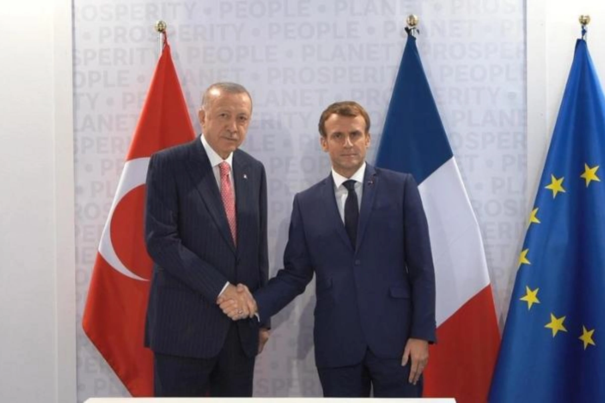 Ərdoğan Makronla altılıq formatında əməkdaşlıq platformasının yaradılmasını müzakirə etdi