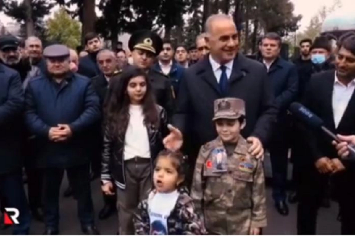 İcra başçısının çıxışı zamanı şəhid qızının bu addımı gündəm oldu — VİDEO