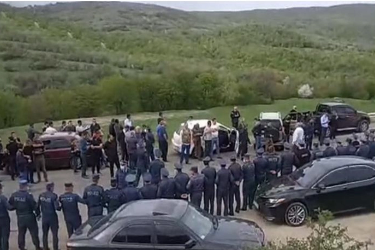Ermənistanın müdafiə naziri Gorus-Qafan yolunda insidentlə üzləşdi
