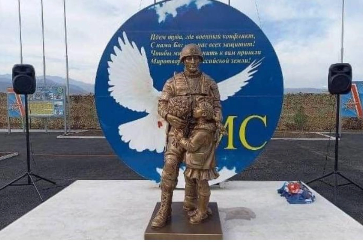 “Xankəndidəki heykəl münasibətlərin gərginləşməsinə səbəb olacaq”