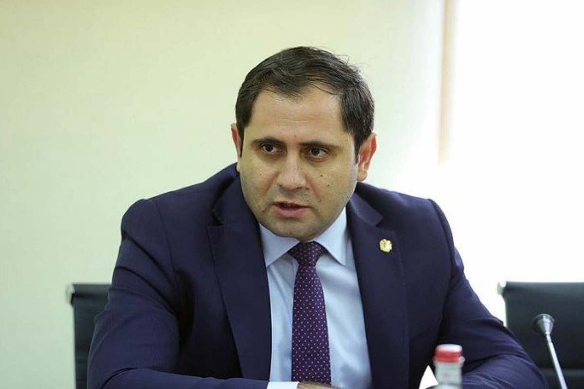 Papikyan yenə hərbi hissələri yoxladı