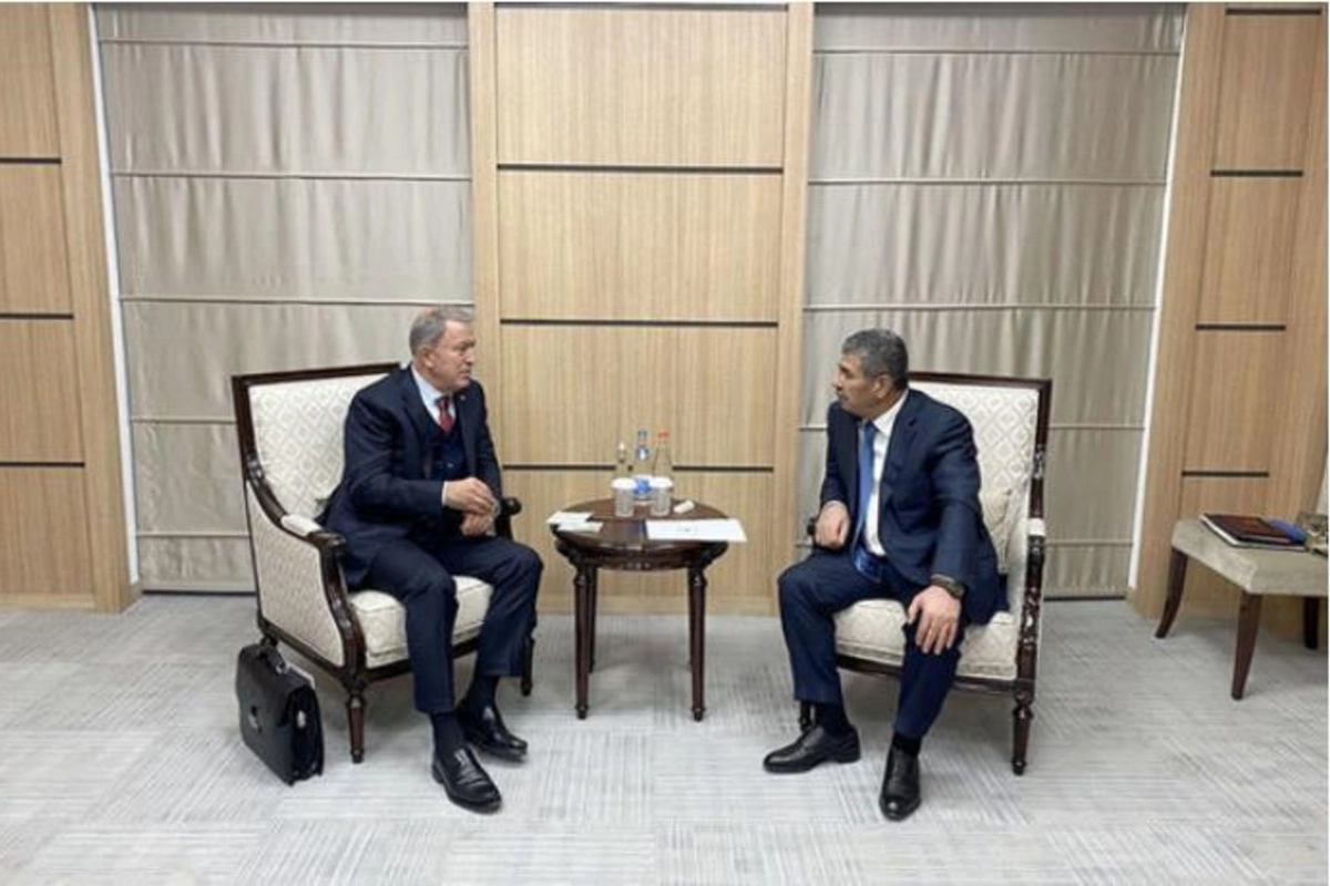 Zakir Həsənov və Hulusi Akar telefonla danışdılar