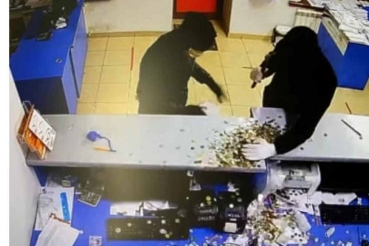 İrəvan ŞOKDA: Ermənistan hərbi fonduna yığılan pullar oğurlandı