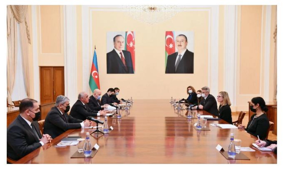 Əli Əsədov Dünya Bankının vitse-prezidentini qəbul edib
