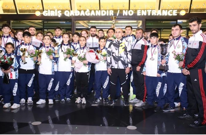 Karateçilərimiz Serbiya keçirilən dünya çempionatında tarixi uğur qazandılar — FOTOLAR