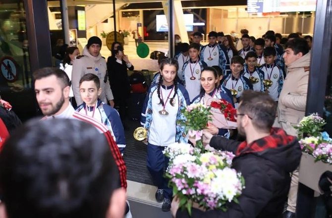 Karateçilərimiz Serbiya keçirilən dünya çempionatında tarixi uğur qazandılar — FOTOLAR