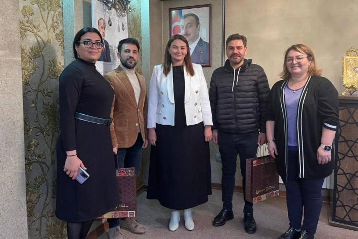 Deputat Qənirə Paşayeva “Sanat Akademi” rəhbərləri ilə görüşdü — FOTOLAR