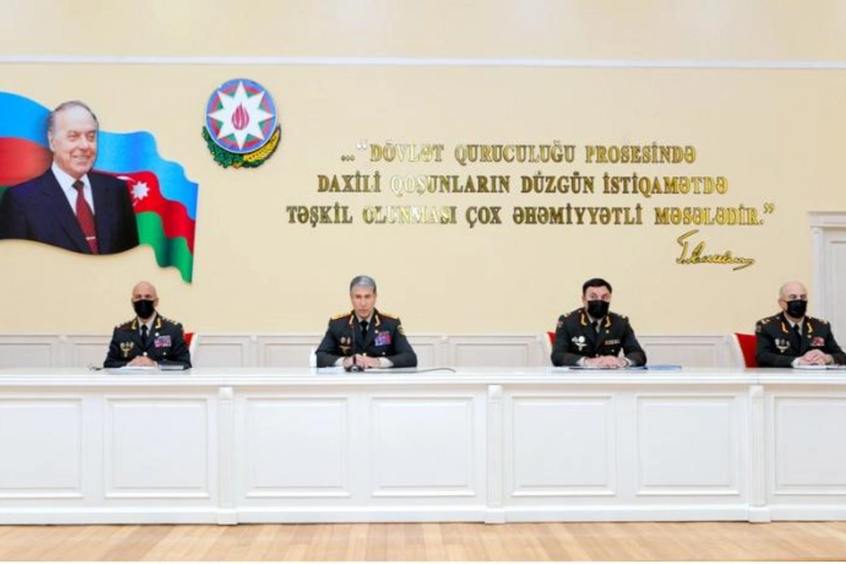 Vilayət Eyvazov müşavirə keçirdi — FOTO