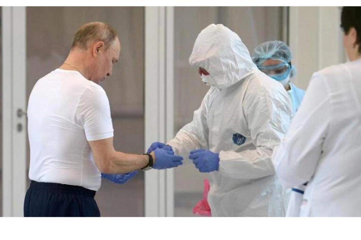 Putin koronavirusa qarşı buster dozanı qəbul etdi