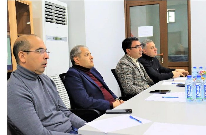 Şuşada Mərkəzləşdirilmiş elektron sənəd dövriyyəsinin tətbiqinə başlanıldı — FOTOLAR Şuşada Mərkəzləşdirilmiş elektron sənəd dövriyyəsinin tətbiqinə başlanıldı — FOTOLAR