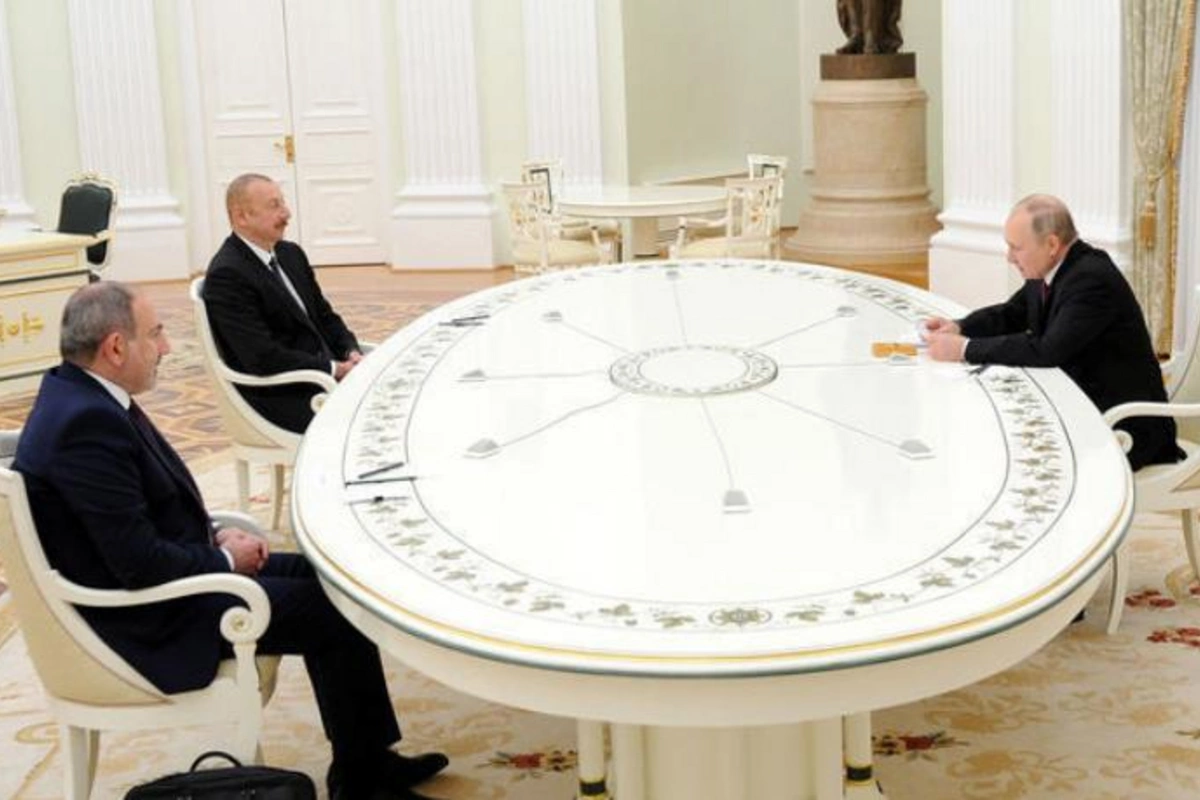 Peskov üçtərəfli görüşə ehtiyacın yaranacağını bəyan edib