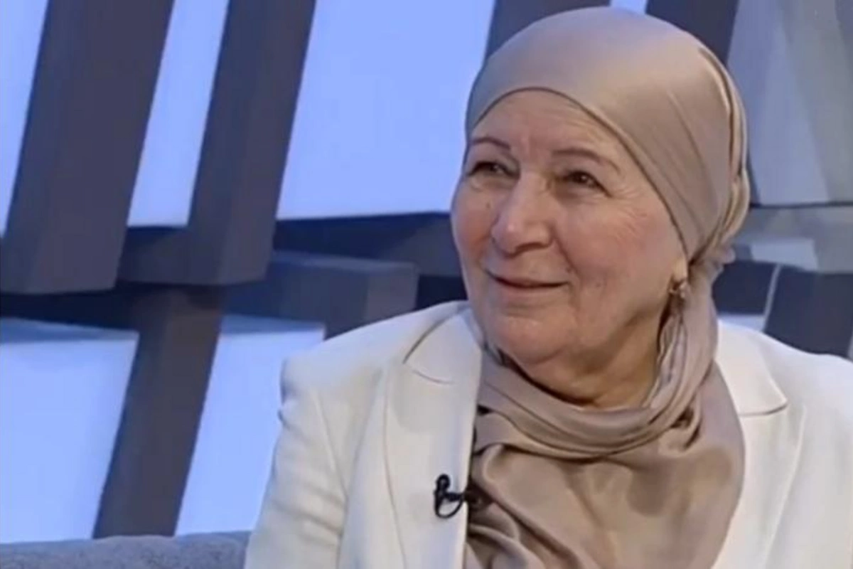 Unudulan deputatlar: Hicablı parlamentari, hacı xanım... — FOTOLAR