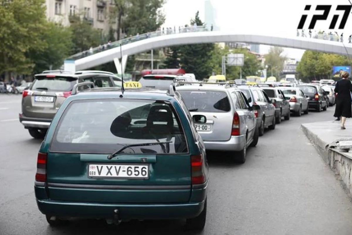 Gürcüstanda taksilərdə siqaret çəkmək qadağan olunur