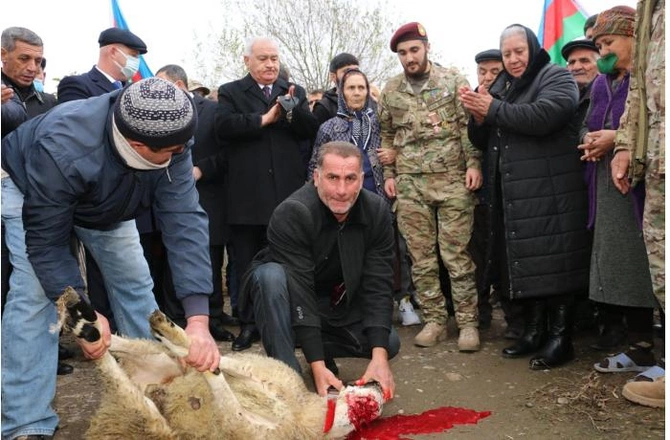 Vətən müharibəsi qazisi Türkiyədən qayıtdı — FOTOLAR Vətən müharibəsi qazisi Türkiyədən qayıtdı — FOTOLAR