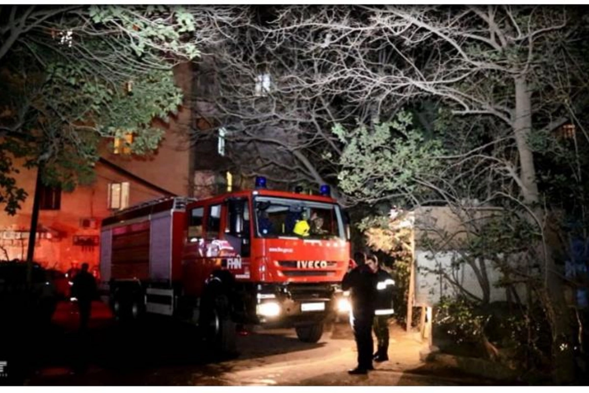 Bakıda yaşayış binasında yanğın oldu