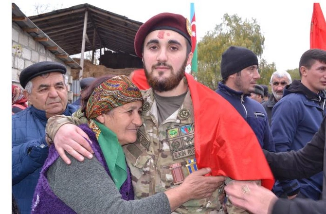 Vətən müharibəsi qazisi Türkiyədən qayıtdı — FOTOLAR Vətən müharibəsi qazisi Türkiyədən qayıtdı — FOTOLAR