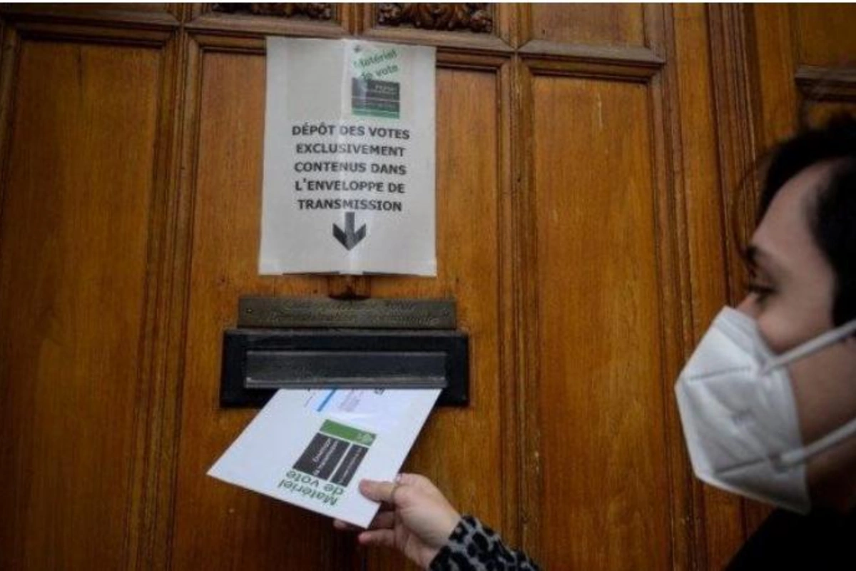 İsveçrədə dünyada ilk dəfə COVID-pasportlarla bağlı referendum keçirilib