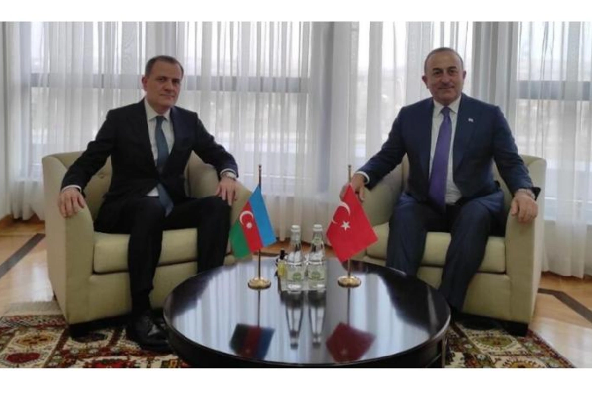 Bayramov Çavuşoğlu ilə üçtərəfli bəyanatları müzakirə etdi