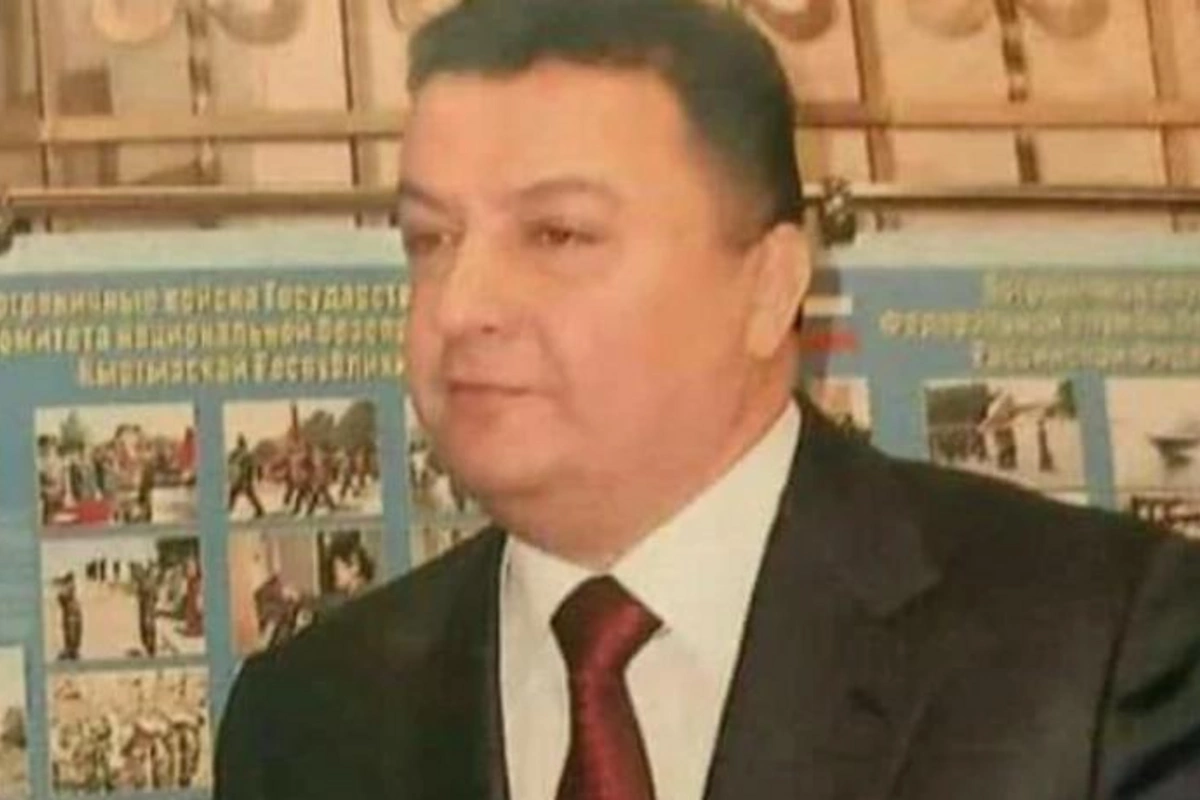 Məhkəmədə generalla zərərçəkmiş atışdı: “Quldur özünsən”