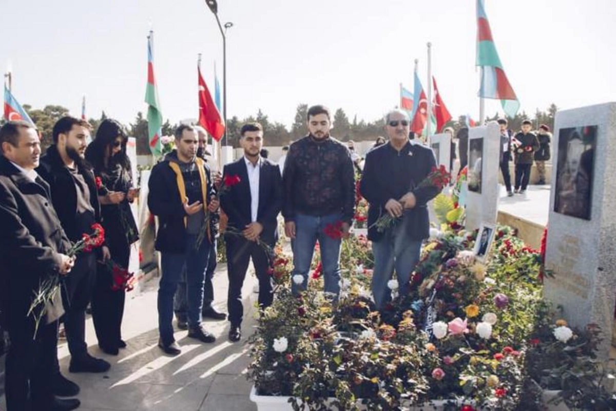 “Şəhidlərimizin məzarını ziyarət edib, ruhuna dualar oxuduq” — Fəzail Ağamalı