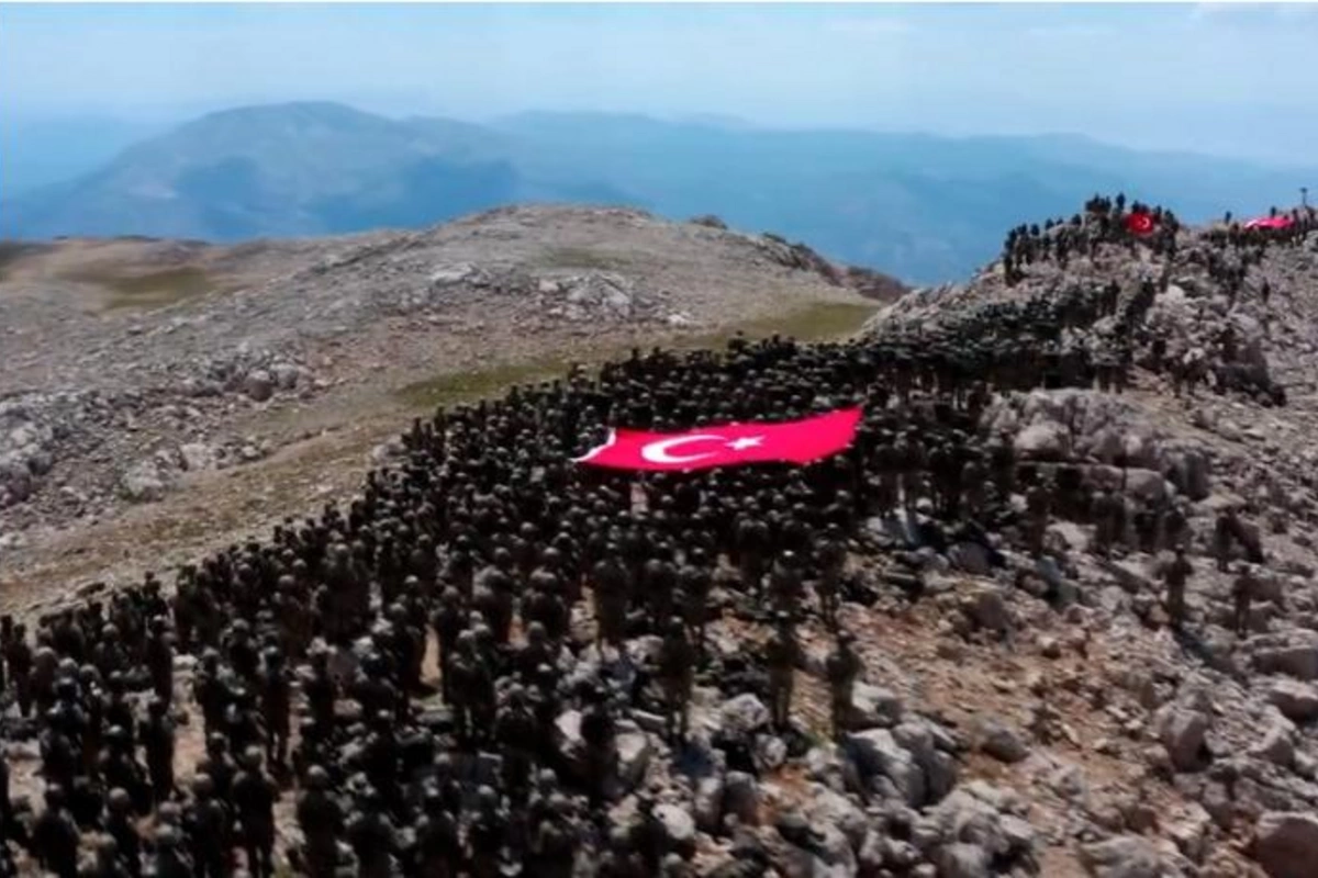Türkiyə və Azərbaycan komandoları Davraz dağının zirvəsini fəth etdilər — VİDEO