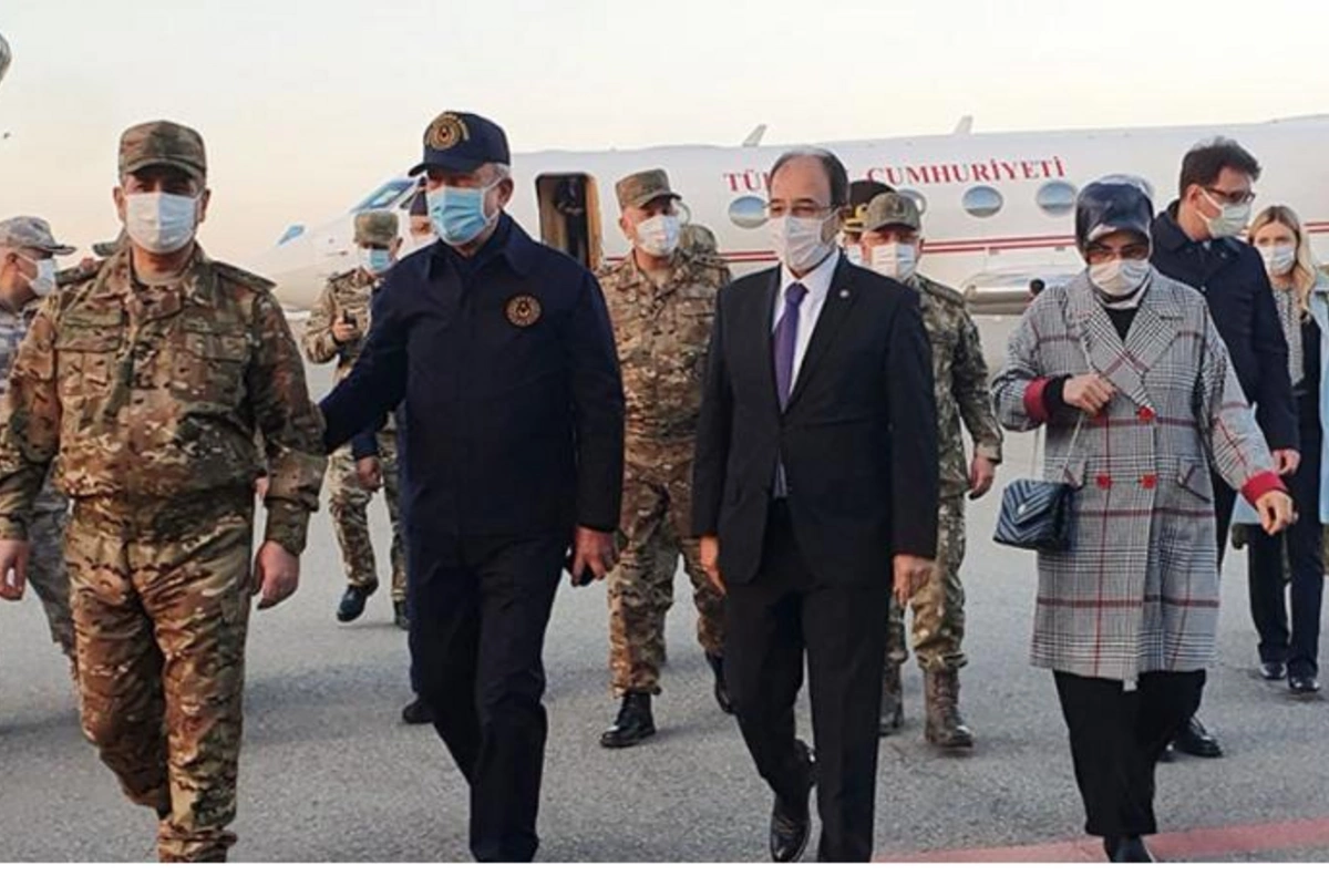 Hulusi Akar Bakıya gəldi