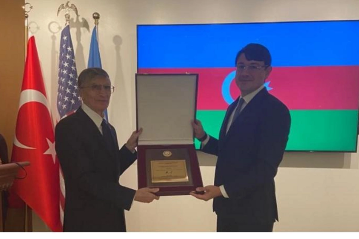 Əziz Sancara “Azərbaycan Prezidentinin Fəxri Diplomu” təqdim olunub