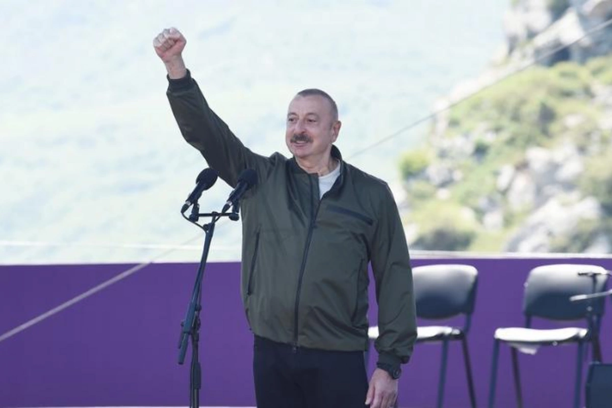 Prezident Azərbaycan xalqını Zəfər Günü münasibətilə təbrik etdi