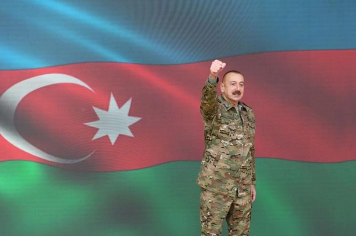 Azərbaycan Zəfər Gününü qeyd edir