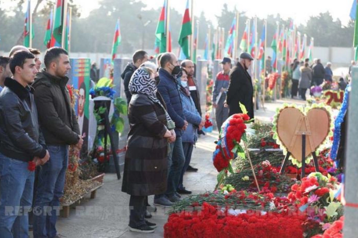 İkinci Şəhidlər xiyabanında anım tədbiri başladı — FOTOLAR