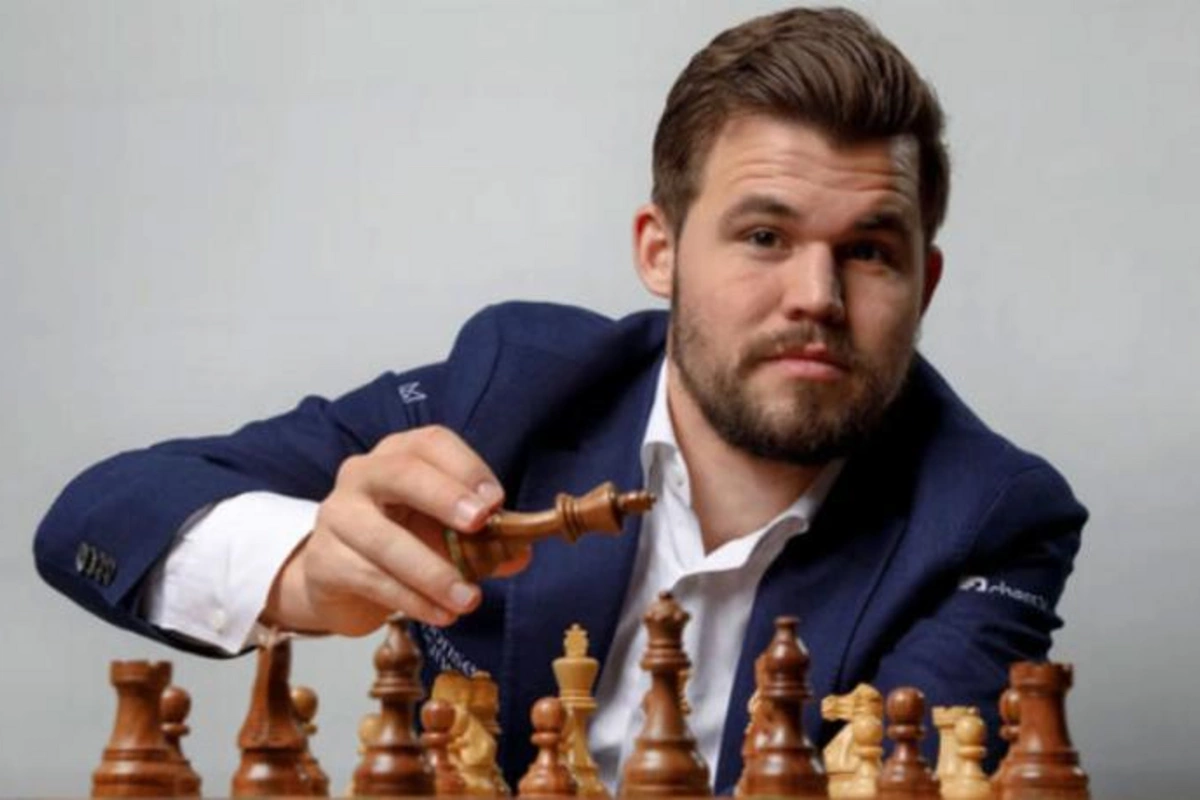 Maqnus Karlsen yenidən dünya çempionu olub