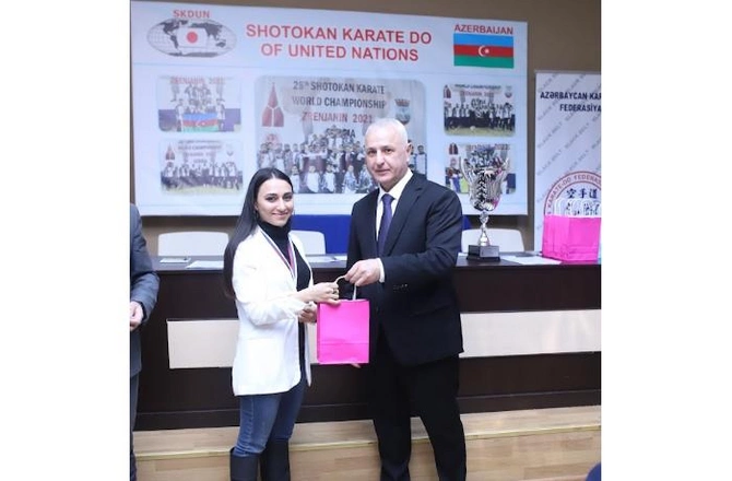 Ülvi Quliyev uğur qazanan karateçiləri dəyərləndirdi — FOTOLAR