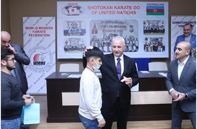 Ülvi Quliyev uğur qazanan karateçiləri dəyərləndirdi — FOTOLAR