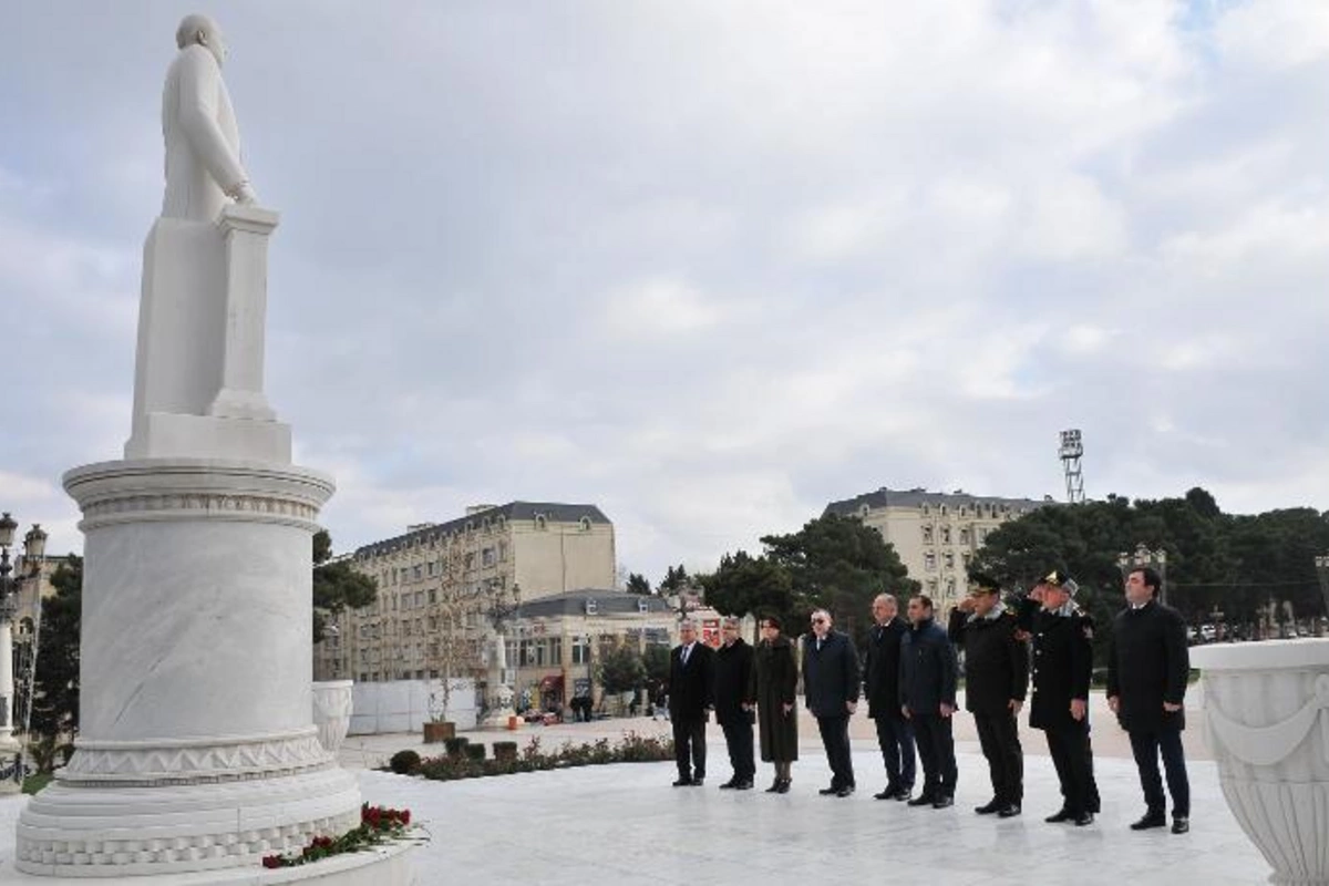 Abşeronda Ümummilli Lider Heydər Əliyevin anım günü qeyd edildi — FOTO