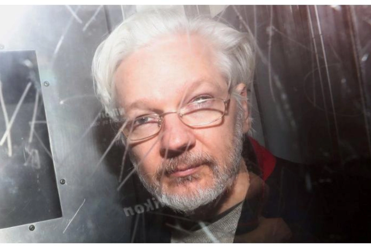 “WikiLeaks”in qurucusu həbsxanada insult keçirib