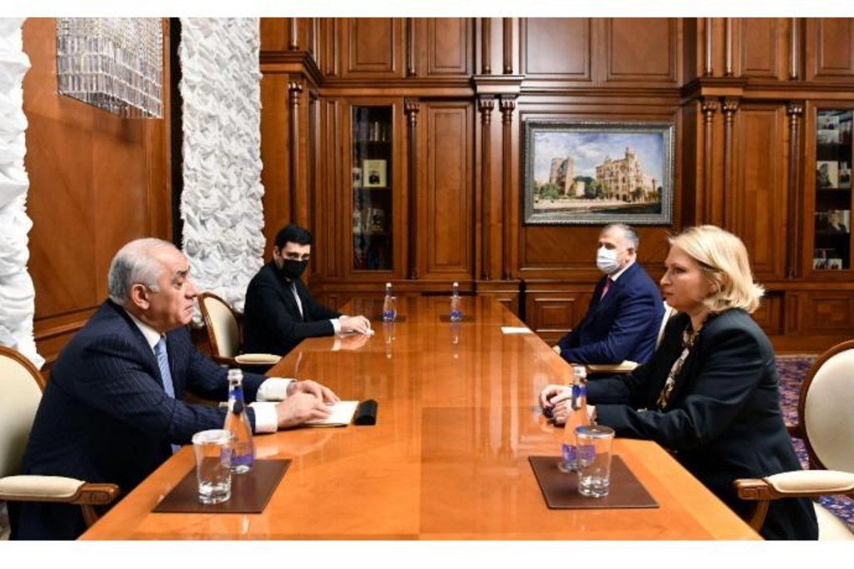 Əli Əsədov Gürcüstanın iqtisadiyyat və davamlı inkişaf naziri ilə görüşüb