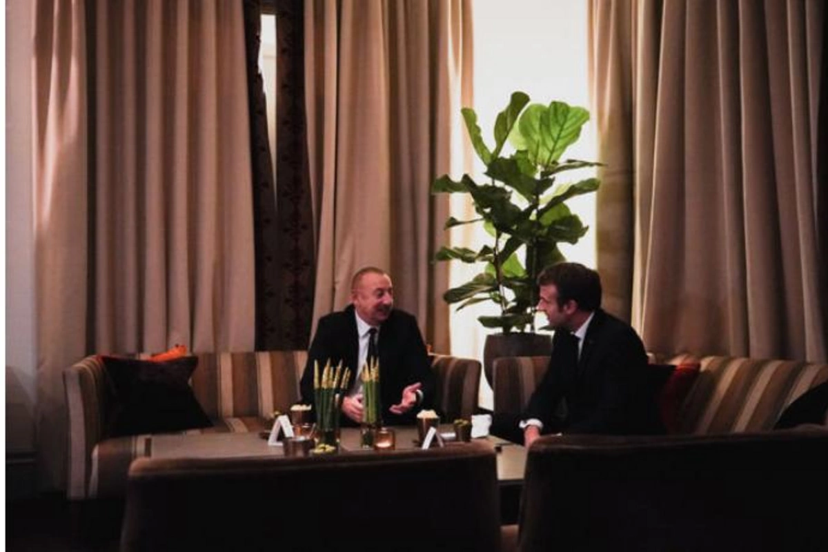 Makron Azərbaycan dilində paylaşım etdi — FOTO