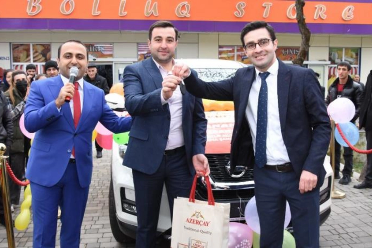 “Azərçay”ın keçirdiyi lotereyanın qaliblərinə avtomobil təqdim olundu — FOTOLAR