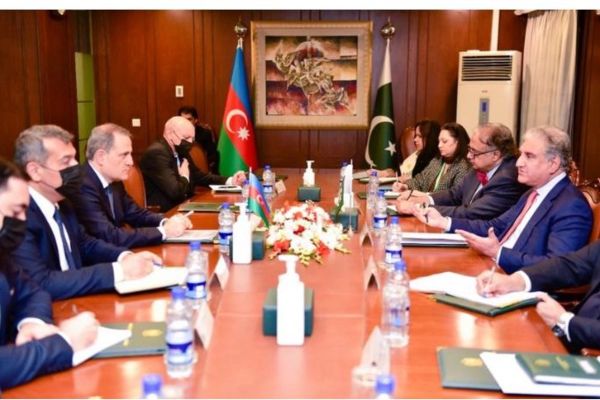 Pakistanın XİN başçısından azərbaycanlı həmkarı ilə bağlı paylaşım