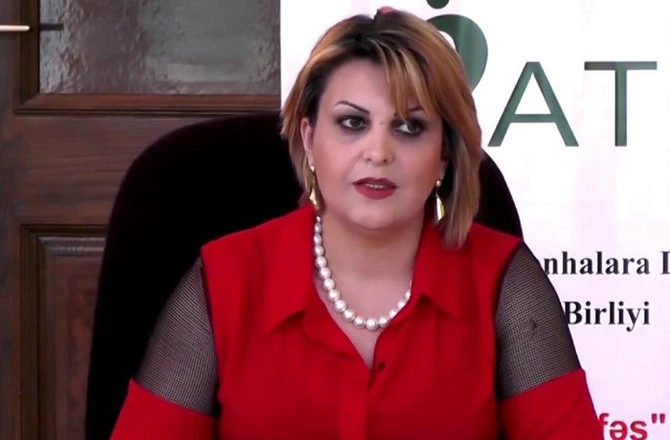 “İndi azadlığı boşanmaqda görən böyük bir qadın ordusu yetişib” “İndi azadlığı boşanmaqda görən böyük bir qadın ordusu yetişib”