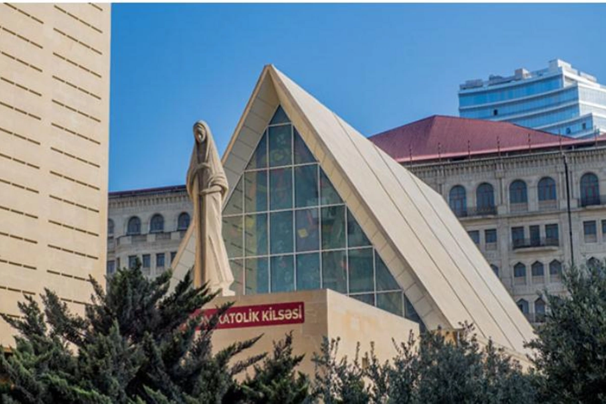 Heydər Əliyev Fondu Bakıdakı katolik kilsədə bərpa işlərini başa çatdırdı — FOTOLAR